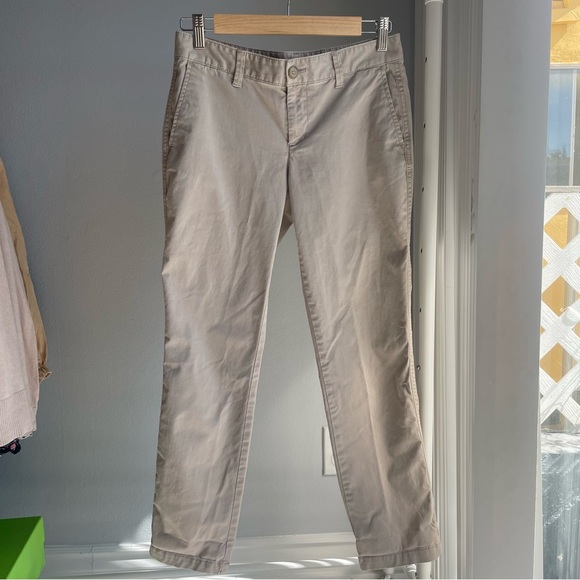 NWOT Gap Low Rise Straight Fit Girlfriend Khaki Tailored Trousers Pants in Beige - Picture 5 of 13